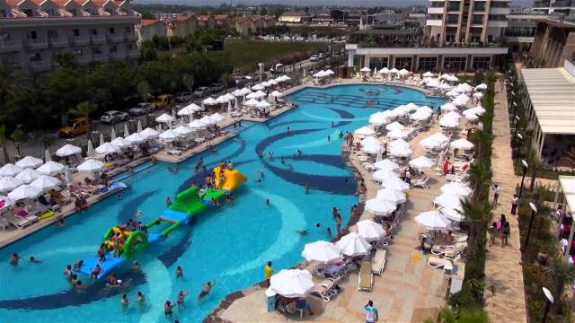 crystal water world havuzları
