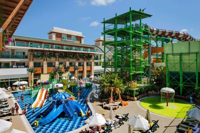 crystal water world çocuk aquaparkı