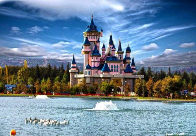 Eskişehir sazova parkı masal şatosu