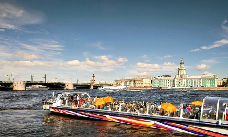 St. petersburg neva nehri turu