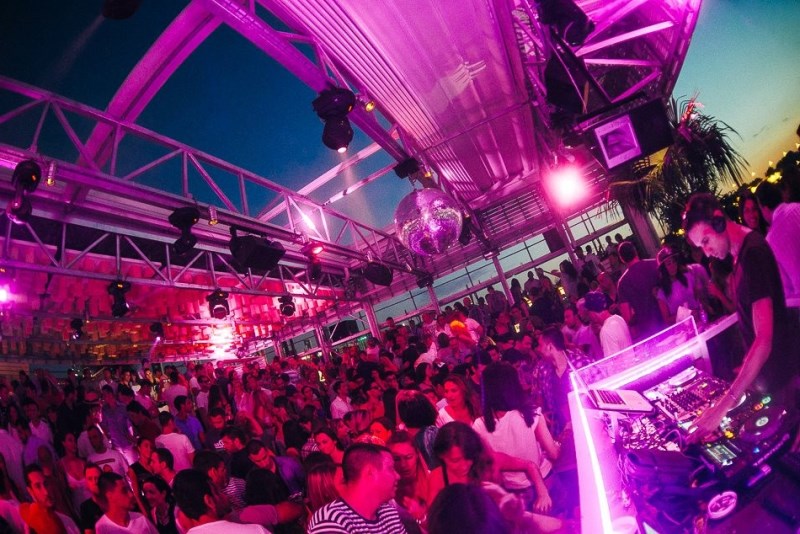 belgrad gece hayatı - belgrad yüzen tekne gece klupleri