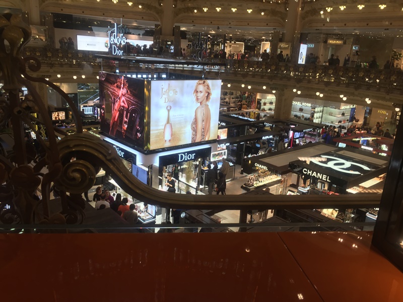 Paris galeries lafeyette alışveriş merkezi