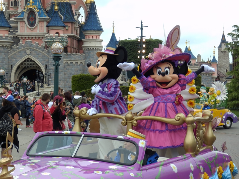 disneyland paris minnie