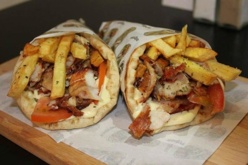 Thassos dasında yeme içme - yunan döneri