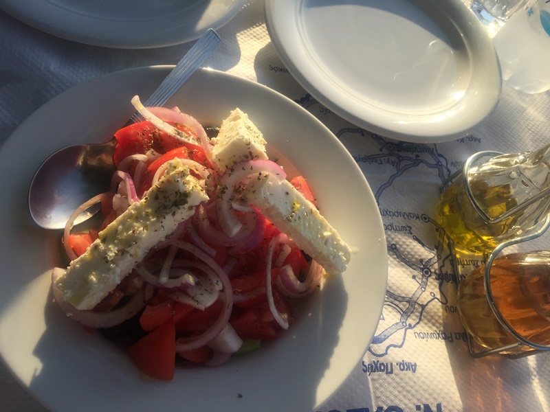 thassos adasında yeme içme - yunan salatası