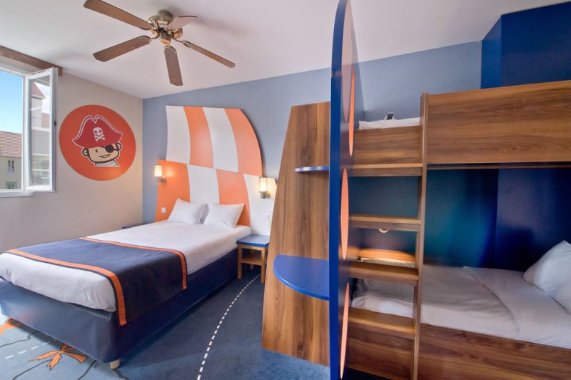 Explorers Hotels at Disneyland Paris ranzalı odası