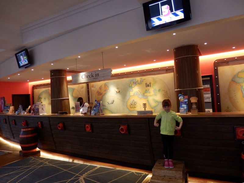 Explorers-Hotels-at-Disneyland-Paris.