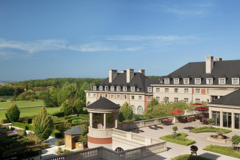 paris disneyland otel fiyatları