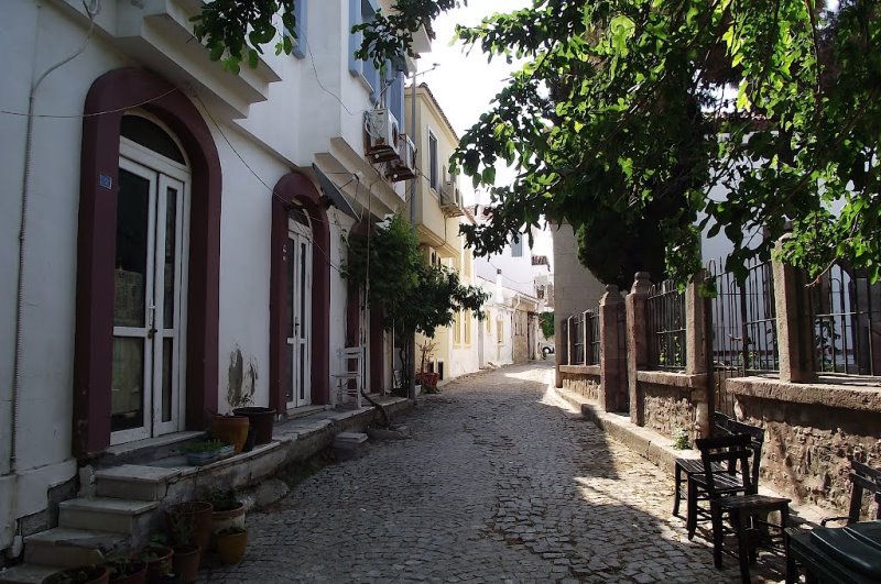 Bozcaada sokakları ve evleri