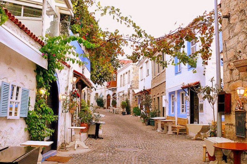 çeşme alaçatı sokakları