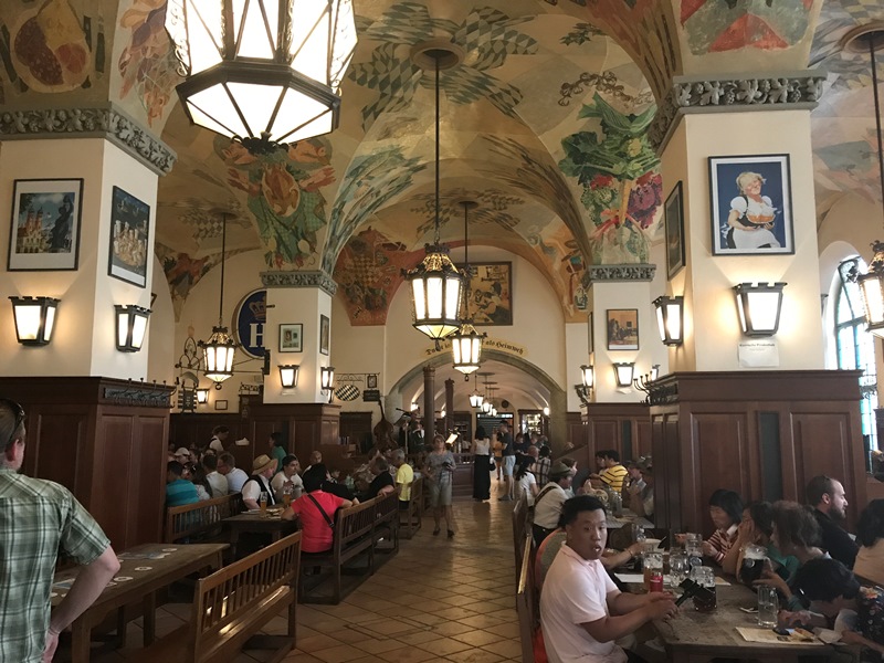 Alman Bira Evi Hofbrauhaus