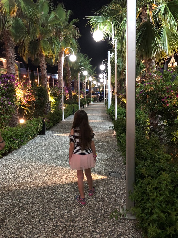 granada luxury belek yuruyus yolu