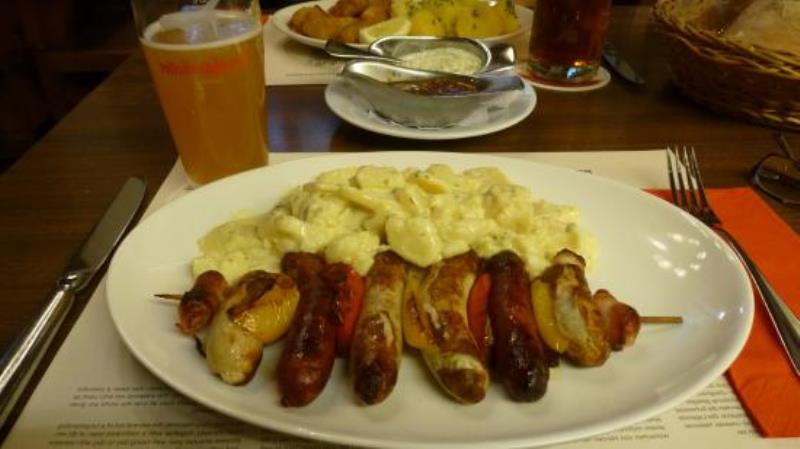 İsviçre sosisi ( Bratwürst )