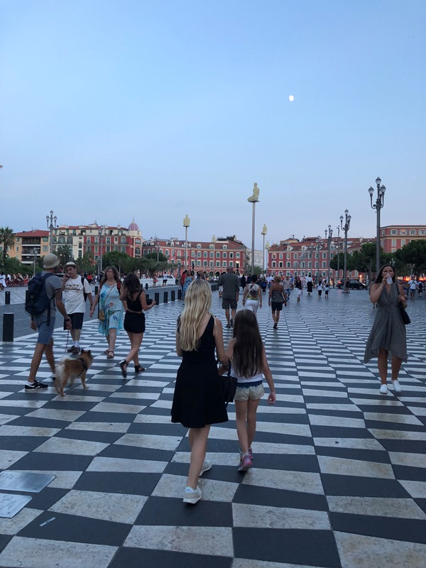 Nice Massena meydanı