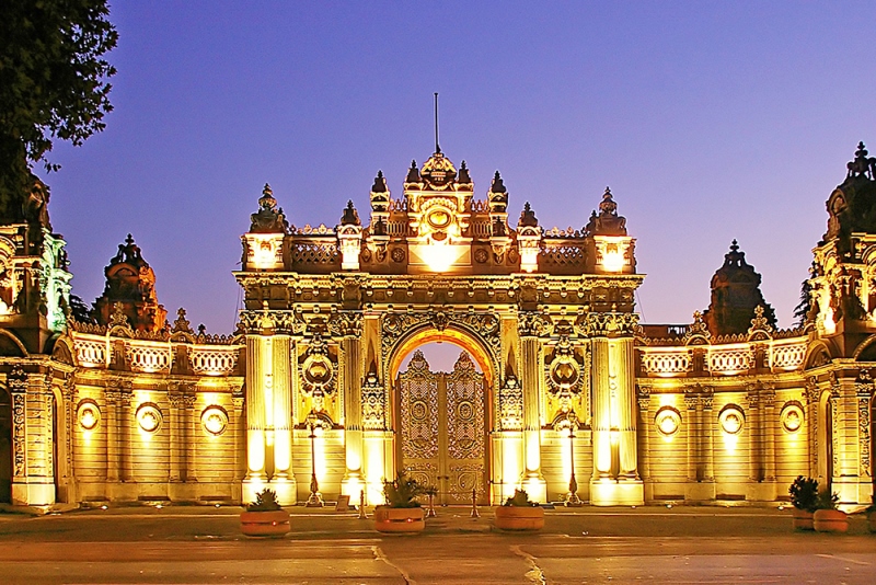 Dolmabahçe sarayı tarihi