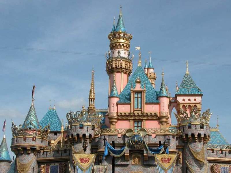Paris disneyland hakkında detaylı bilgi