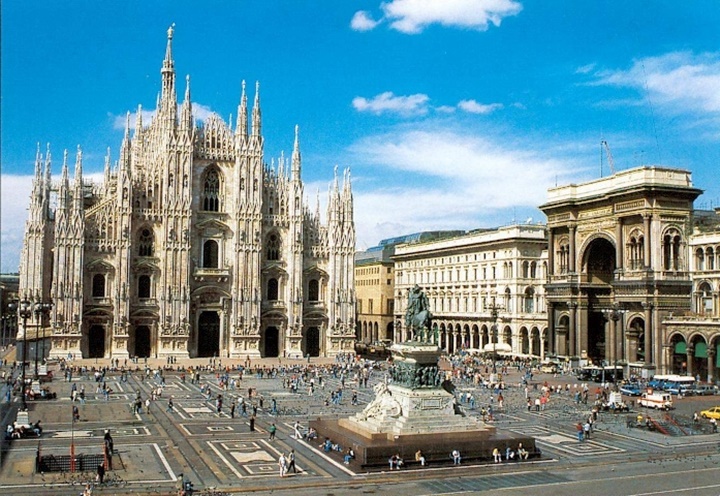 Milano Duomo Meydanı - Piazza del duomo - milano meydanı