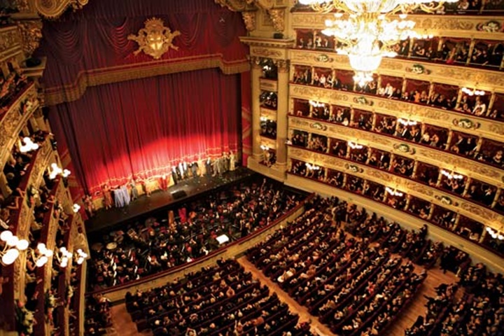 Milano La Scala Tiyatro Müzesi - la scala opera binası