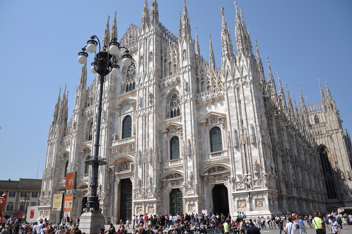 milano duoma katedralinin içindeki eserler