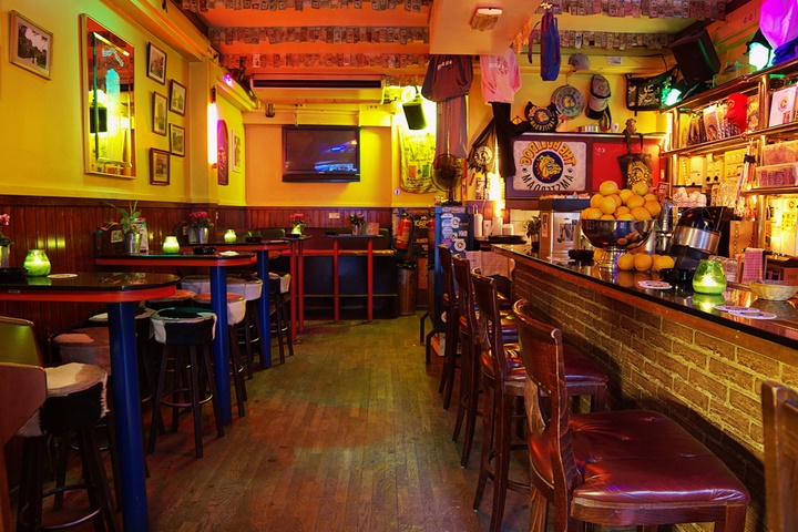 Amsterdam coffee shop bulldog